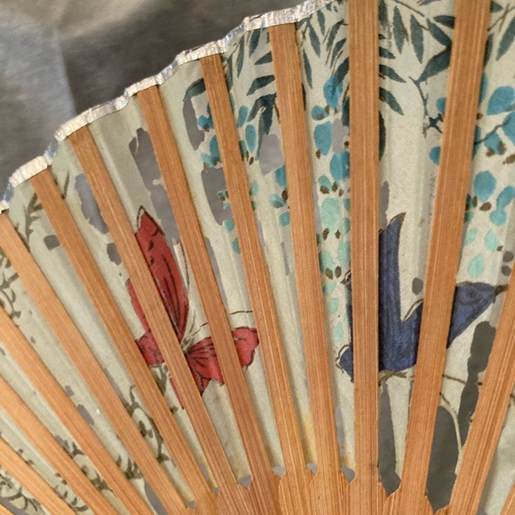 Butterfly Floral Vintage Folding Fan - Picture 13 of 16